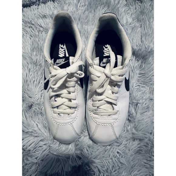 Nike Cortez - Picture 3 of 6